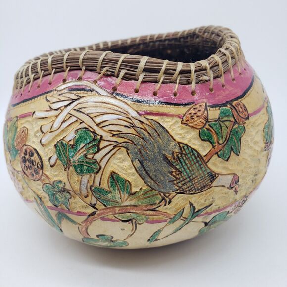 Hand Carved Hand Painted Gourd w/ marsh lotus birds & dragonflies. Artist signed - Picture 5 of 15
